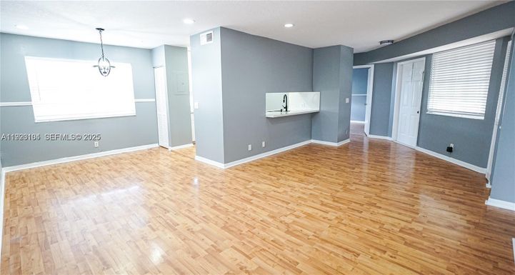 465 SW 86th Ave # 208, Pembroke Pines FL 33025