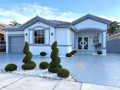 7952 NW 198th St, Hialeah FL 33015