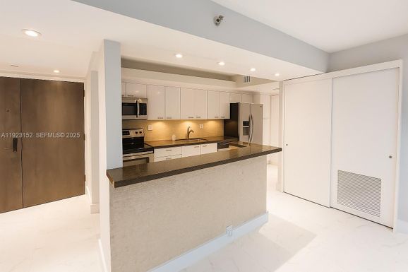 3411 Indian Creek Dr # 402, Miami Beach FL 33140