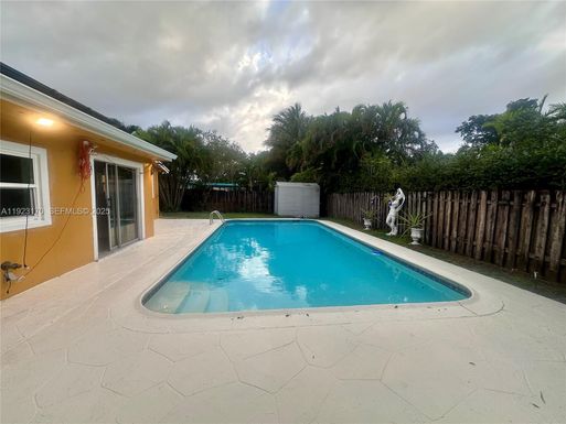 10221 SW 50th Ct, Cooper City FL 33328
