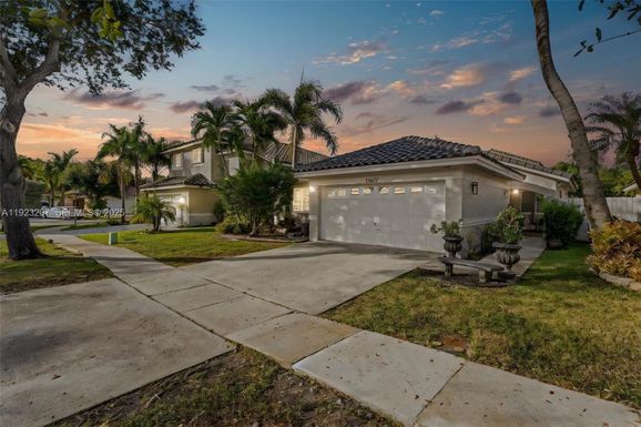 17677 SW 6th Ct, Pembroke Pines FL 33029