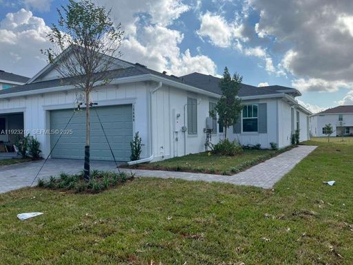 19600 Whispering Creek Rd # 19600, Loxahatchee FL 33470