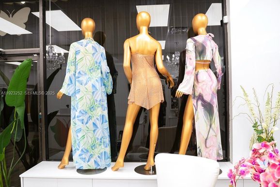 1612 W 68 st, Hialeah FL 33014