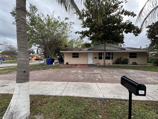 1941 NE 2nd Ter, Pompano Beach FL 33060