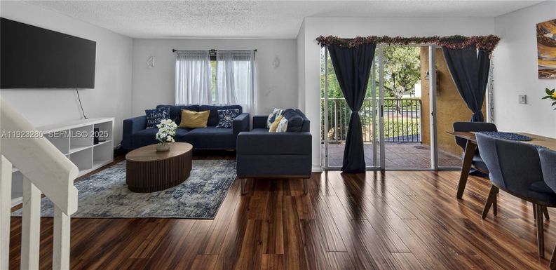 6205 Kendale Lakes Cir # 279, Miami FL 33183