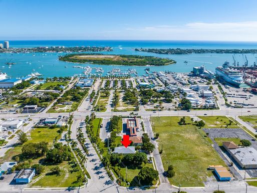 56 W 12th St # A, Riviera Beach FL 33404