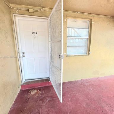 301 NW 177th St # 104, Miami Gardens FL 33169