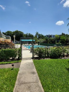 4100 N 58th Ave # 207, Hollywood FL 33021