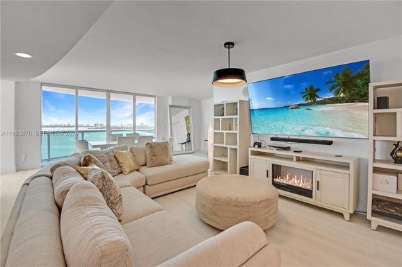 1800 N Bayshore Dr # 2201, Miami FL 33132