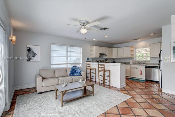 515 SW 9th St #513, Fort Lauderdale FL 33315