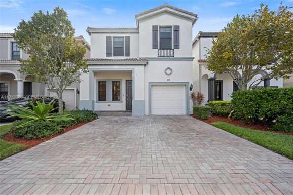 674 NE 191st Ter, Miami FL 33179