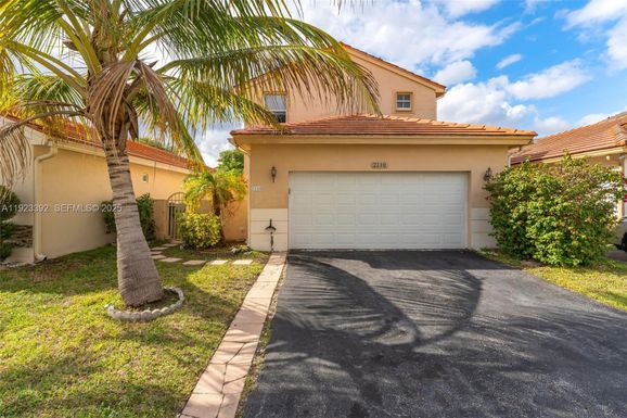 2110 NW 190th Ave, Pembroke Pines FL 33029