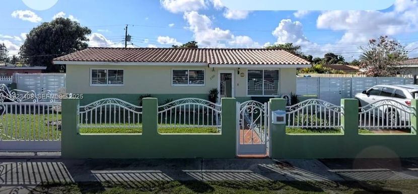3300 SW 94th Ct, Miami FL 33165
