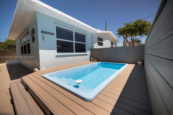 212 Buttonwood Ln, Key Largo FL 33070