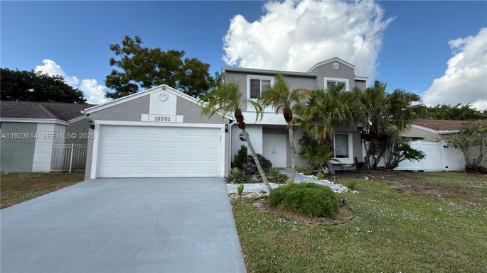 18701 Shauna Manor Dr, Boca Raton FL 33496