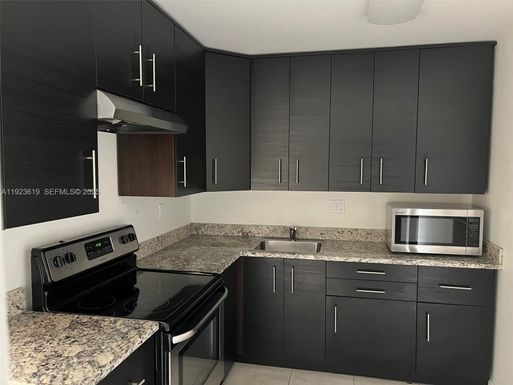 7727 SW 86th St # 207, Miami FL 33143