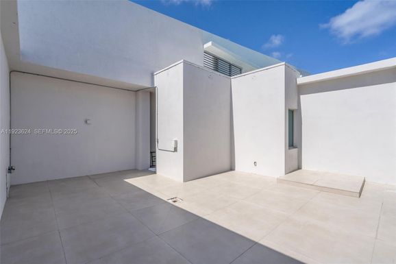 92 SW 3rd St # 5204, Miami FL 33130