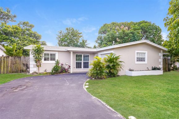 5900 NW 15th St, Sunrise FL 33313