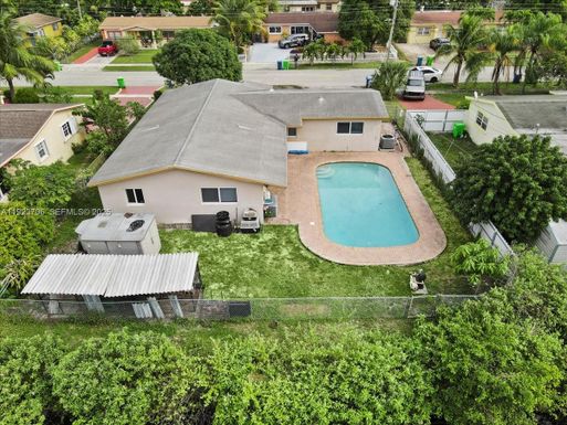 1541 NW 63rd Ave, Sunrise FL 33313