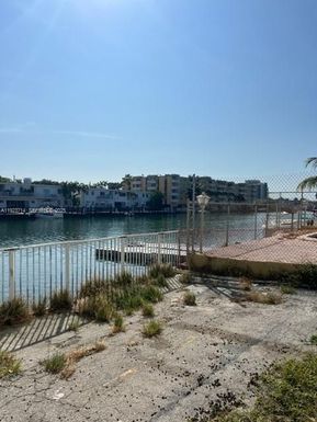 8001 Crespi Blvd # 2D, Miami Beach FL 33141