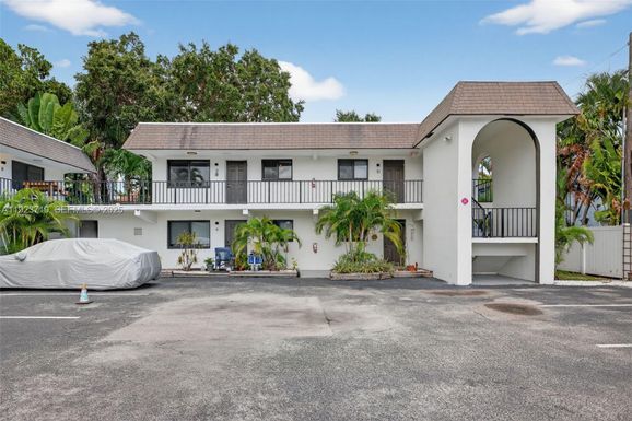 615 NE 26TH ST # 8, Wilton Manors FL 33305