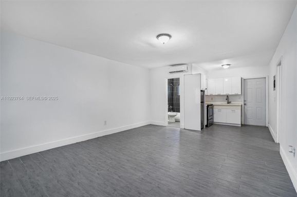 730 NE 128th St # 9, North Miami FL 33161