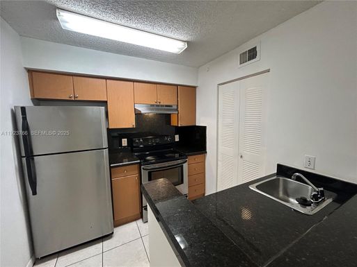 620 S Park Rd # 2, Hollywood FL 33021