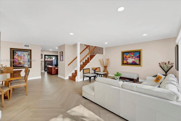 3013 Willow Ln # 260, Hollywood FL 33021