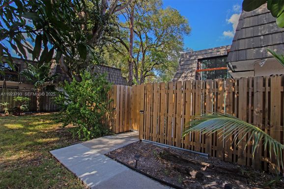 4059 Palm Bay Cir # C, West Palm Beach FL 33406