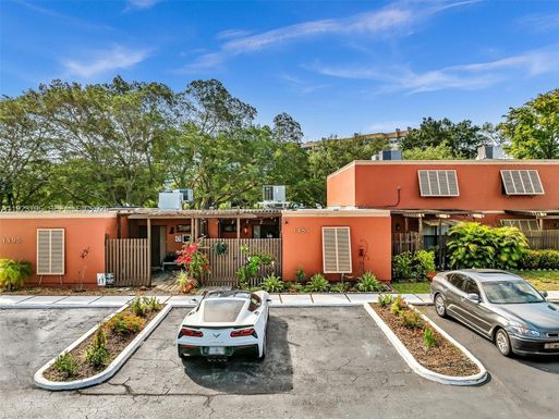 1489 Fairway Rd, Pembroke Pines FL 33026