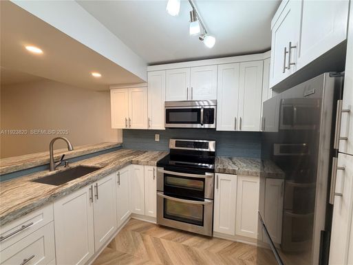 13255 SW 88th Ln, Miami FL 33186