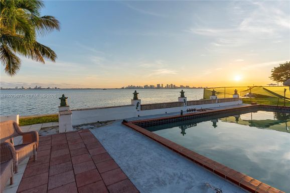 1680 S Treasure Dr, North Bay Village FL 33141