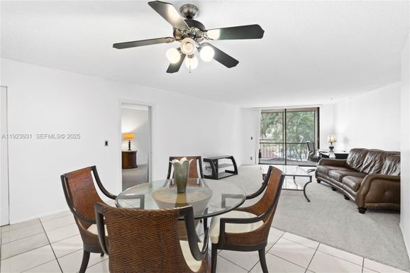 3800 N Hills Dr # 206, Hollywood FL 33021