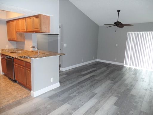 5612 Rock Island Rd # 151, Tamarac FL 33319