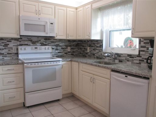 6531 SE Federal Hwy # 112, Stuart FL 34997