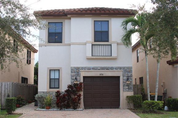 3736 NE 2nd Street, Homestead FL 33033