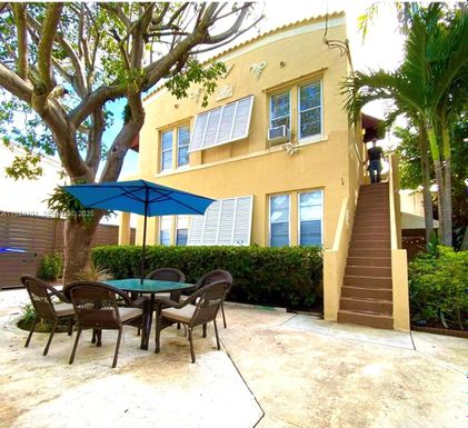 586 NE 62nd St # 4, Miami FL 33138