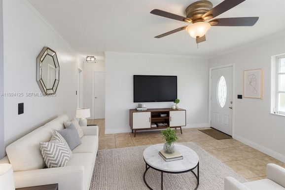 1611 NW 46th St, Tamarac FL 33309