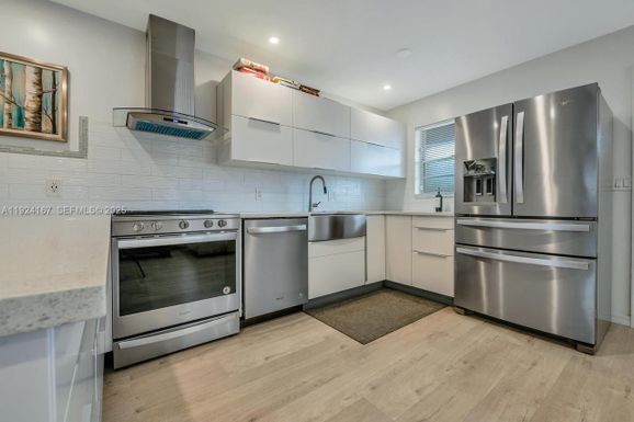 417 N K St # 5B, Lake Worth FL 33460