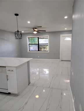 1710 SW 70th Way # 1710, North Lauderdale FL 33068