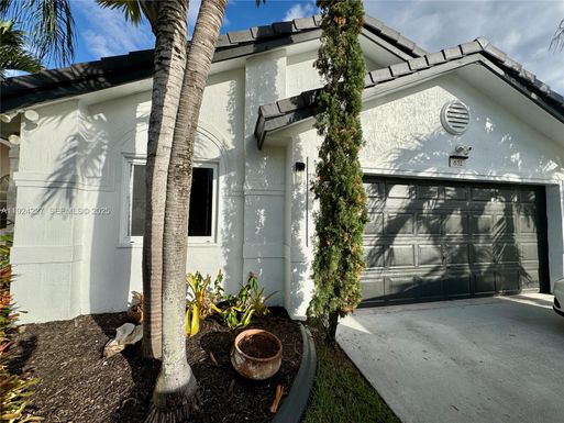 631 SW 176th Ave # 631, Pembroke Pines FL 33029