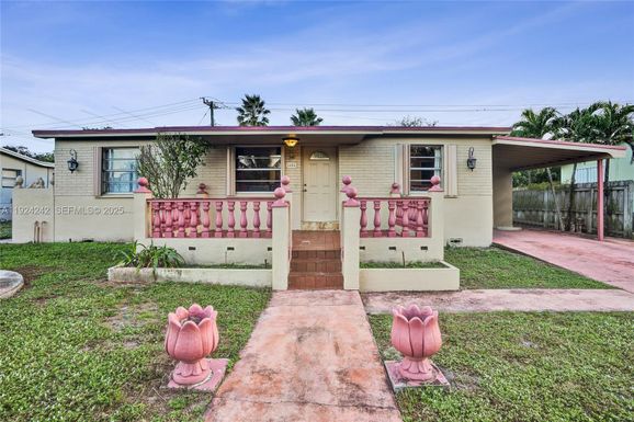 6404 Evans St, Hollywood FL 33024