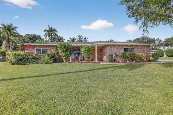 431 Vicksburg Ter, Plantation FL 33325