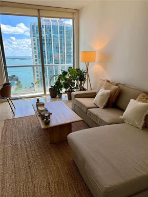 1060 Brickell Ave # 2707, Miami FL 33131