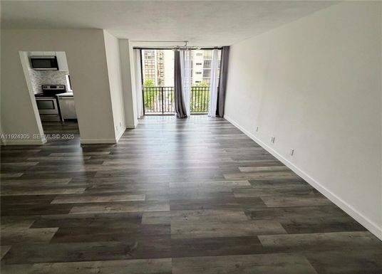 16909 N Bay Rd # 504, Sunny Isles Beach FL 33160