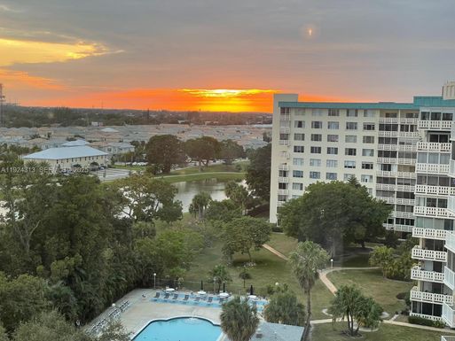 4200 Hillcrest Dr # 1015, Hollywood FL 33021