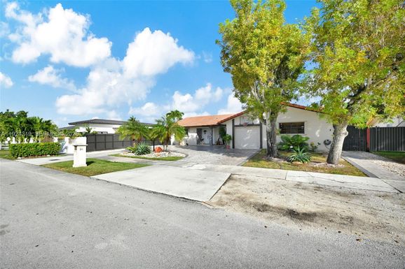 31 NW 133rd Pl, Miami FL 33182