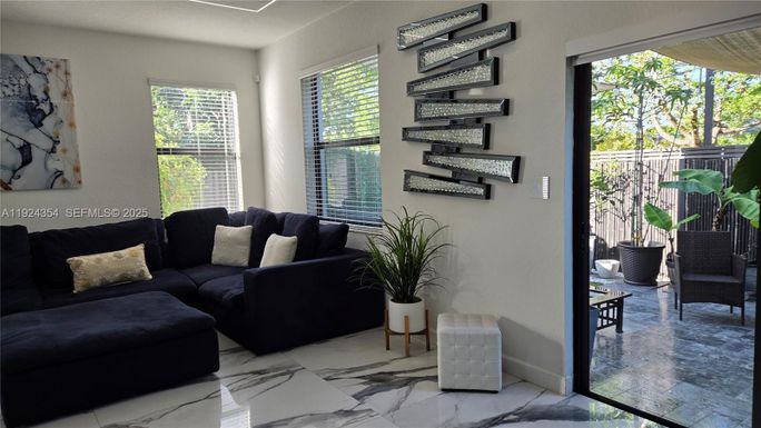 21380 NE 2nd Ct, Miami FL 33179