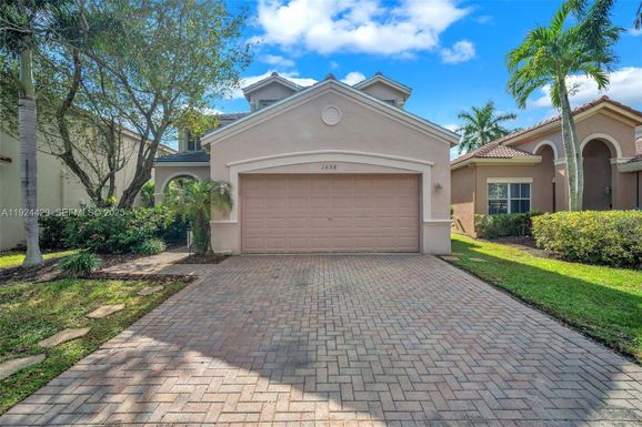1058 Tupelo Way, Weston FL 33327