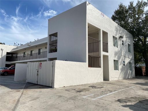 181 NW 47th Ave # 28, Miami FL 33126